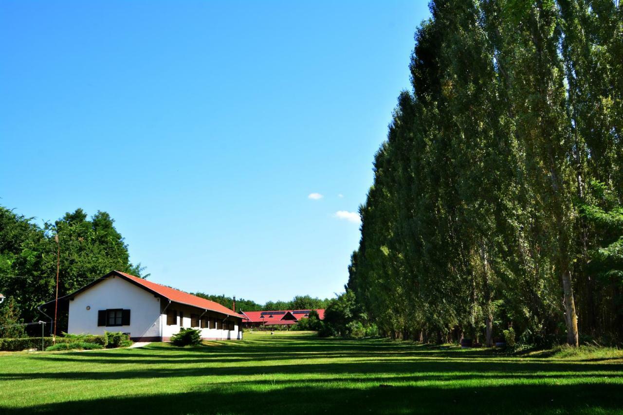 Hotel Sipito Pihenopark Pilis Exteriér fotografie