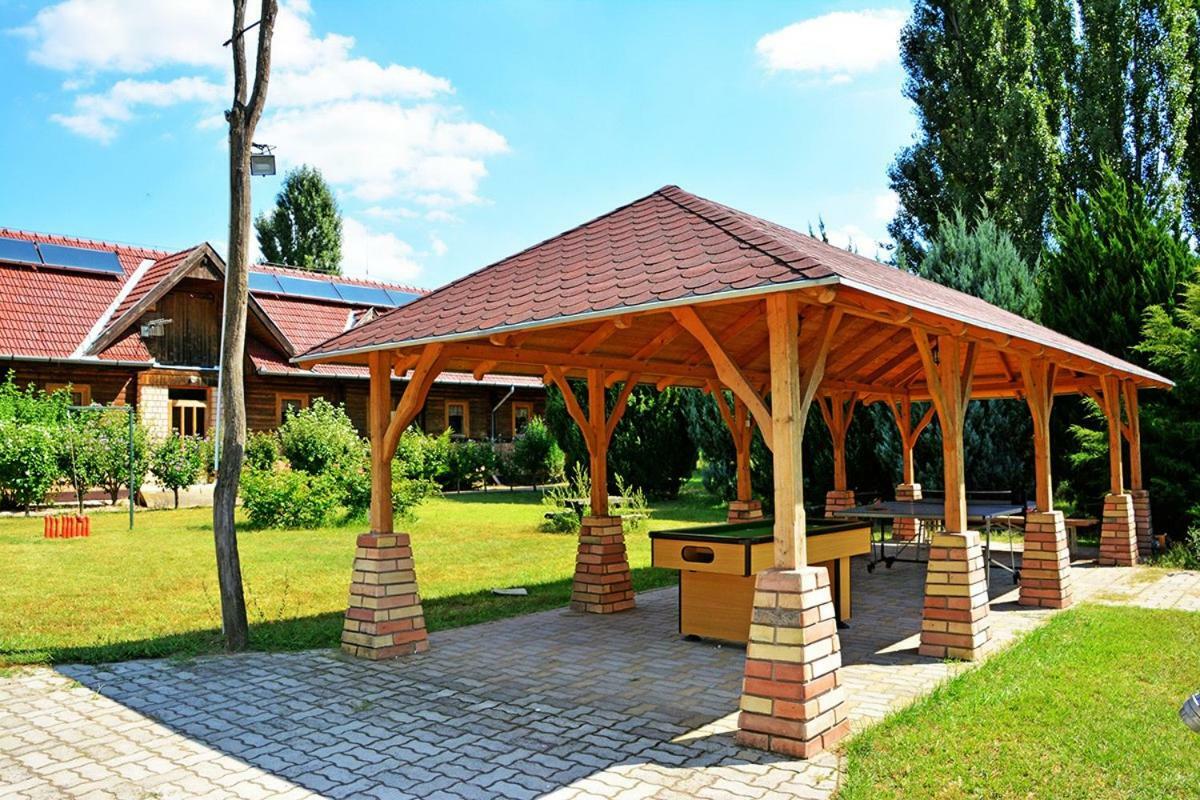Hotel Sipito Pihenopark Pilis Exteriér fotografie