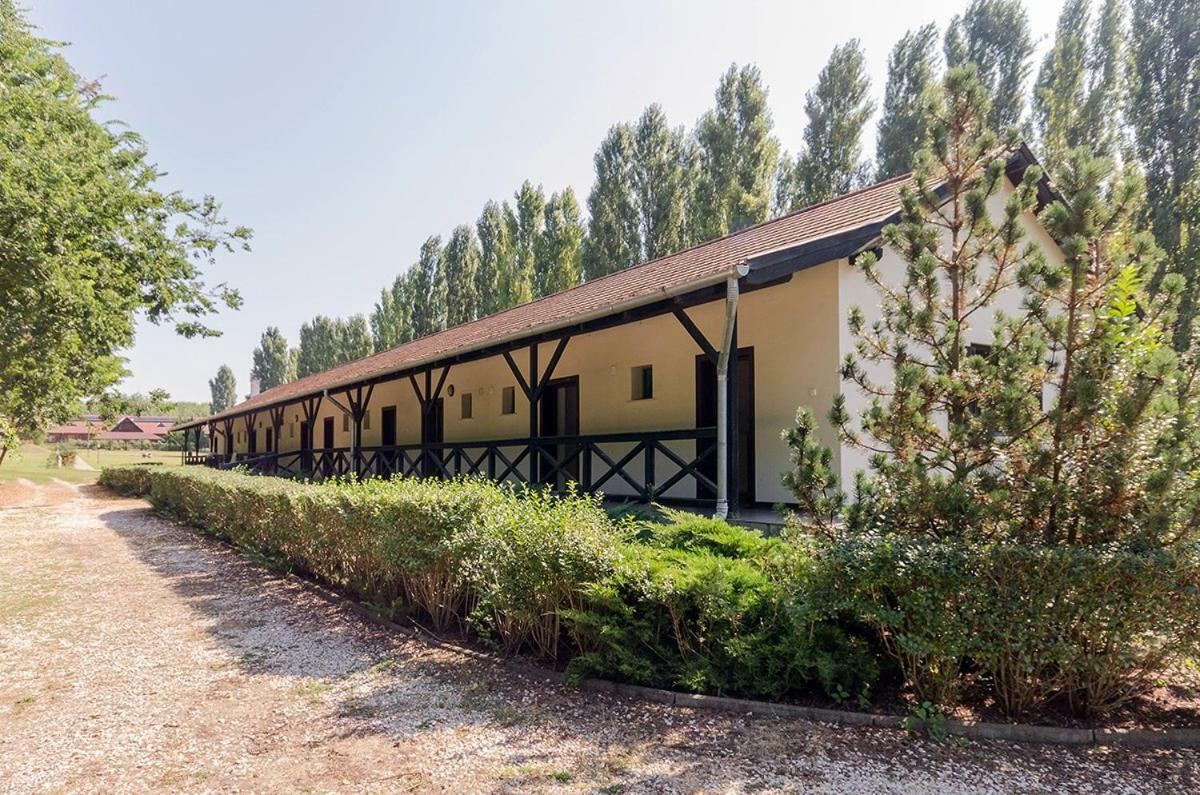 Hotel Sipito Pihenopark Pilis Exteriér fotografie