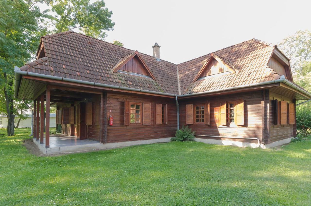 Hotel Sipito Pihenopark Pilis Exteriér fotografie