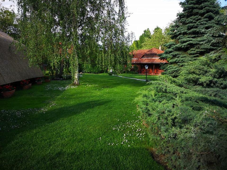 Hotel Sipito Pihenopark Pilis Exteriér fotografie